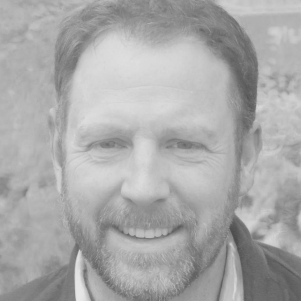 Portrait Finanzexperte Lennart Fürst